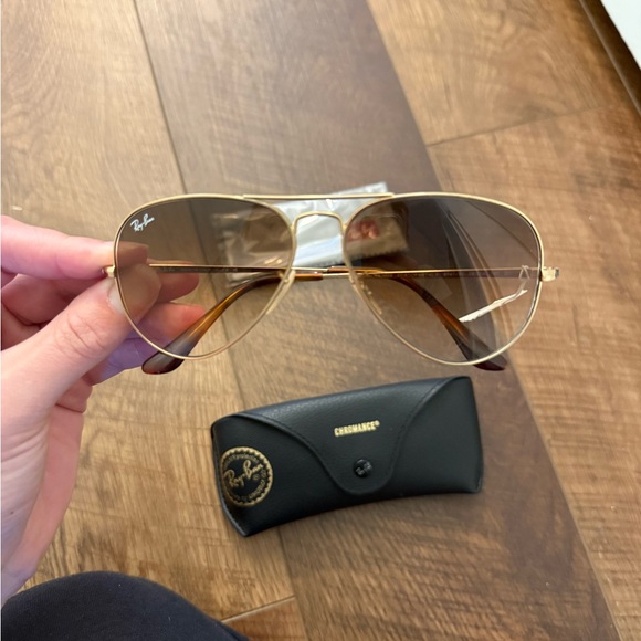 Ray-Ban Gold Aviator Sunglasses with Silver-Brown Lenses - Picture 2 of 3